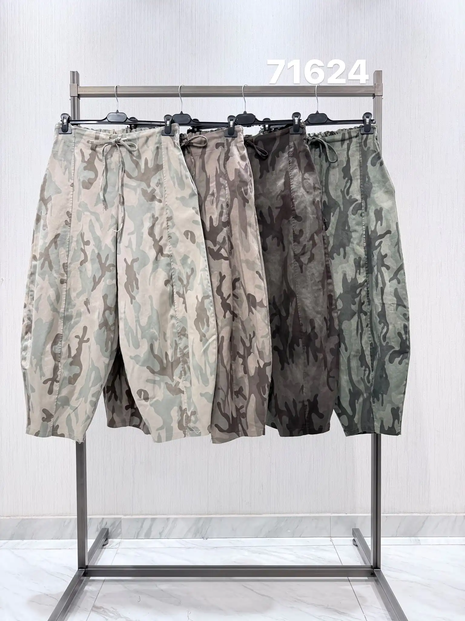 Loose Knee-Length Shorts