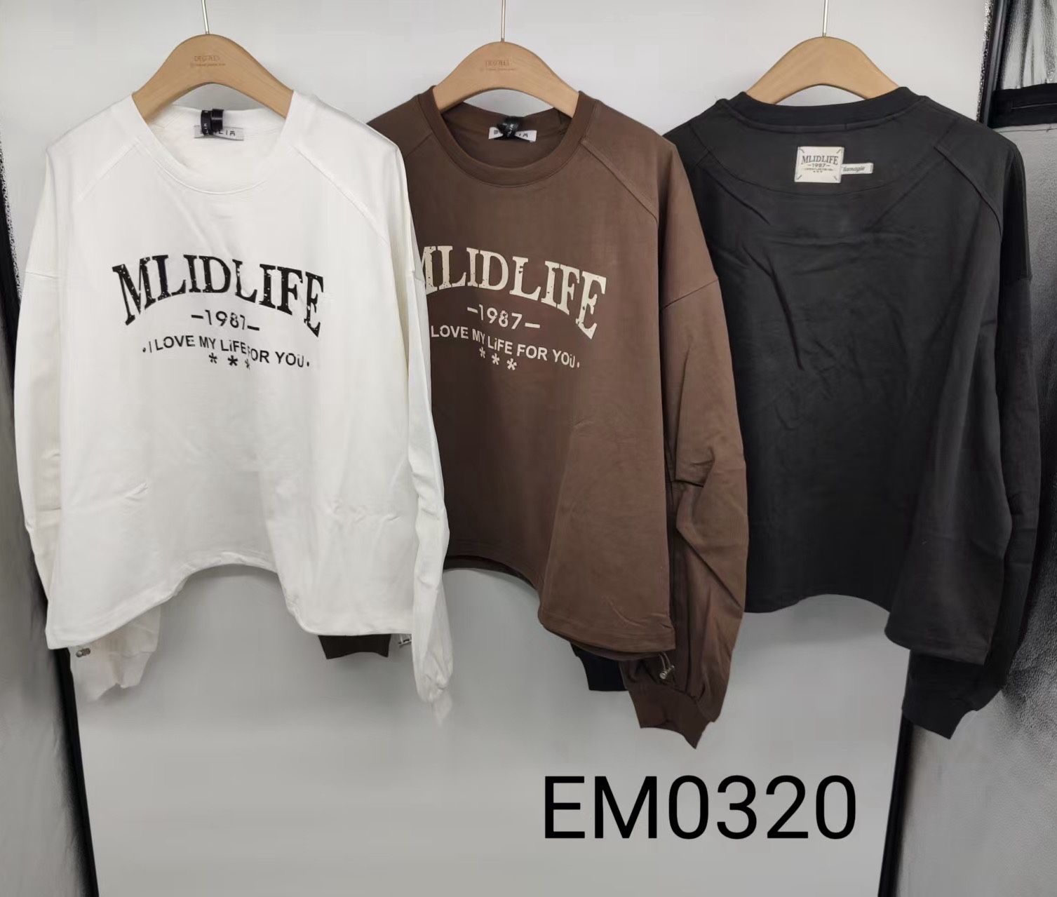 Relaxed Raglan Sweatshirt