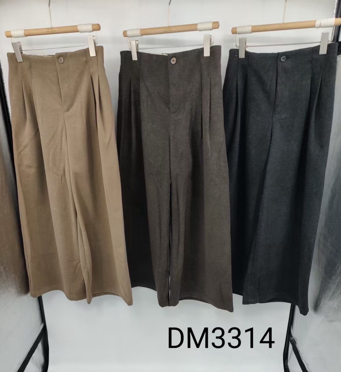 Straight-Trouser with Pleats