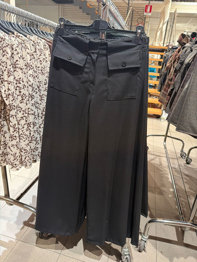 Wide‑Leg Trousers with Pockets