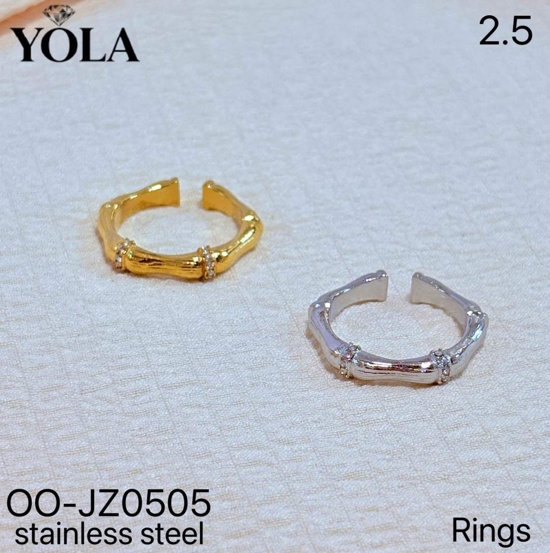 Adjustable Crystal Ring