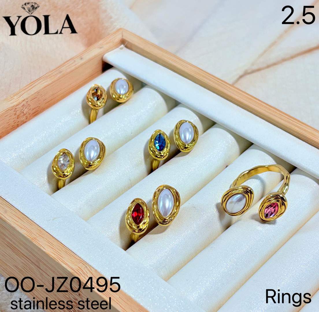 Oval Accent Ring Set