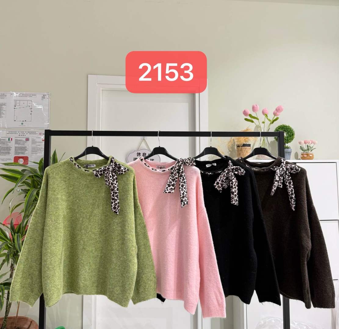 Relaxed Sweater with Bow