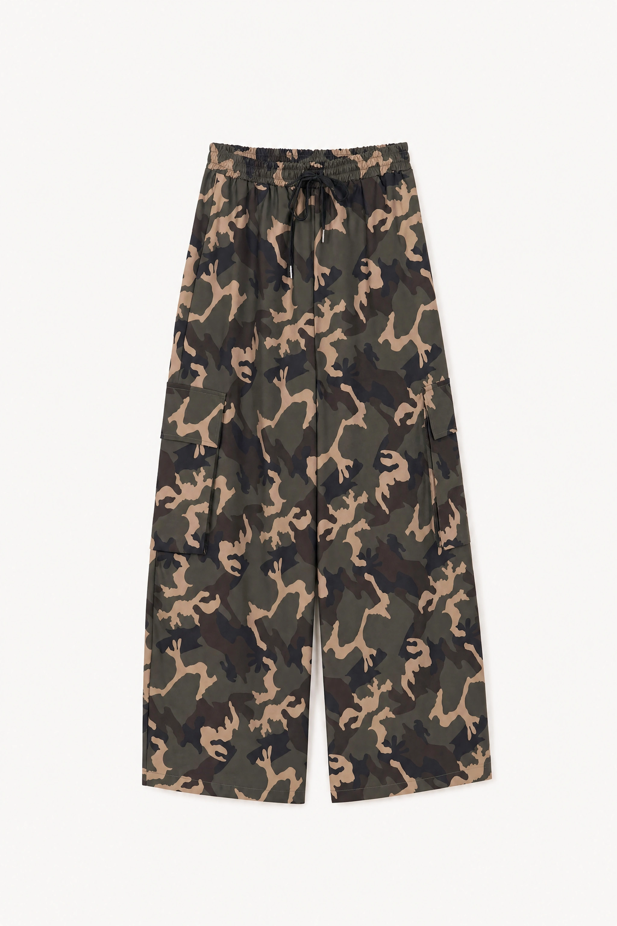 Relaxed Cargo Trousers in Camouflage