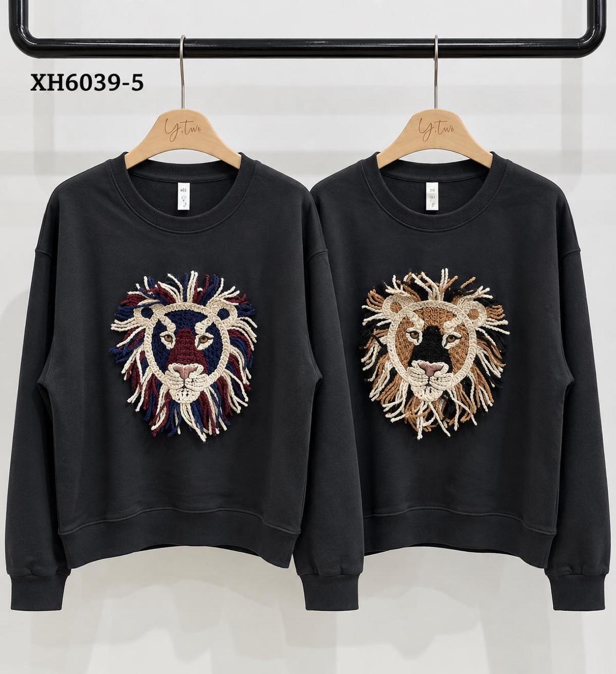 Relaxed Sweatshirt with Embroidery
